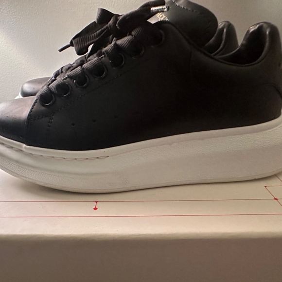 Alexander McQueen Oversized Sneakers - Picture 8 of 10